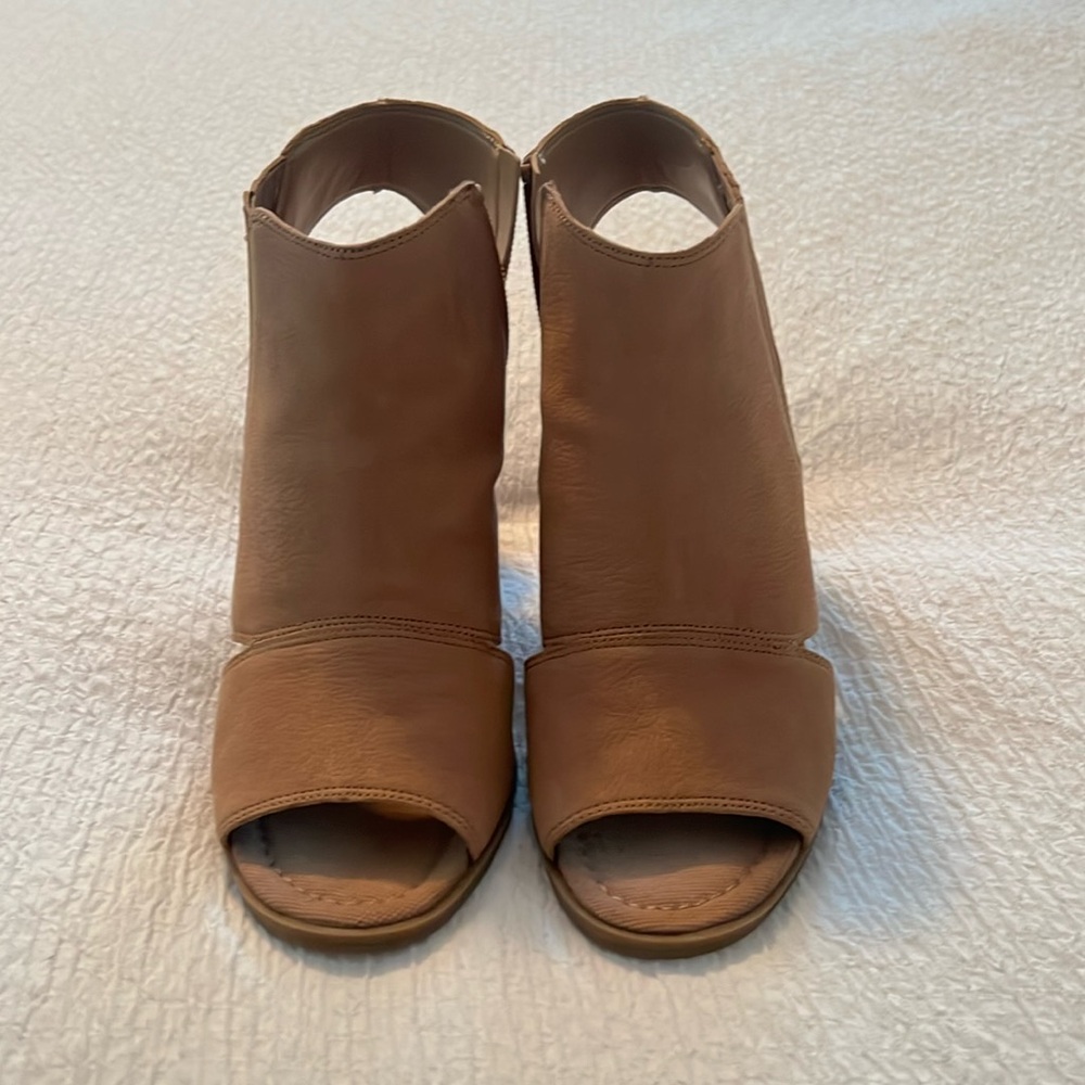 Franco Sarto sandals size 7